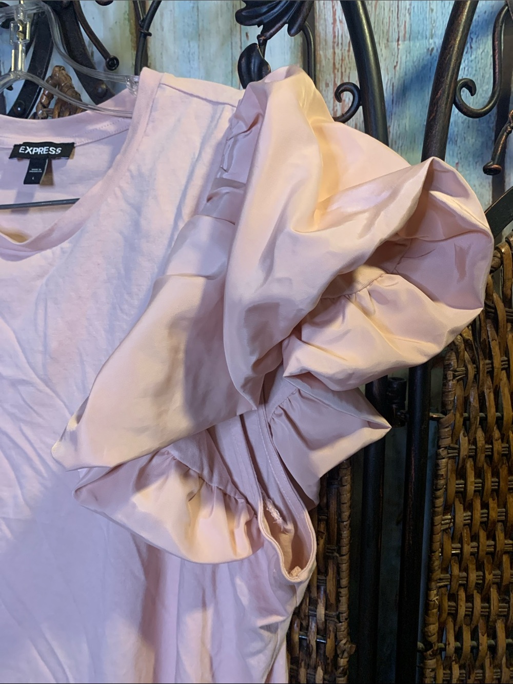 Pink Large Ruffled Sleeve Top Size L - Picture 3 of 4